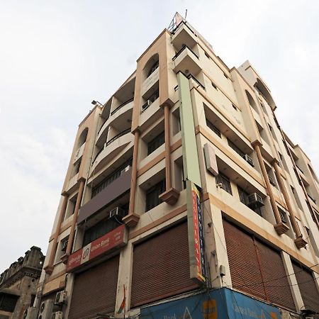 Oyo Flagship 118 Atithi Satkar Hotel Varanasi Exterior photo