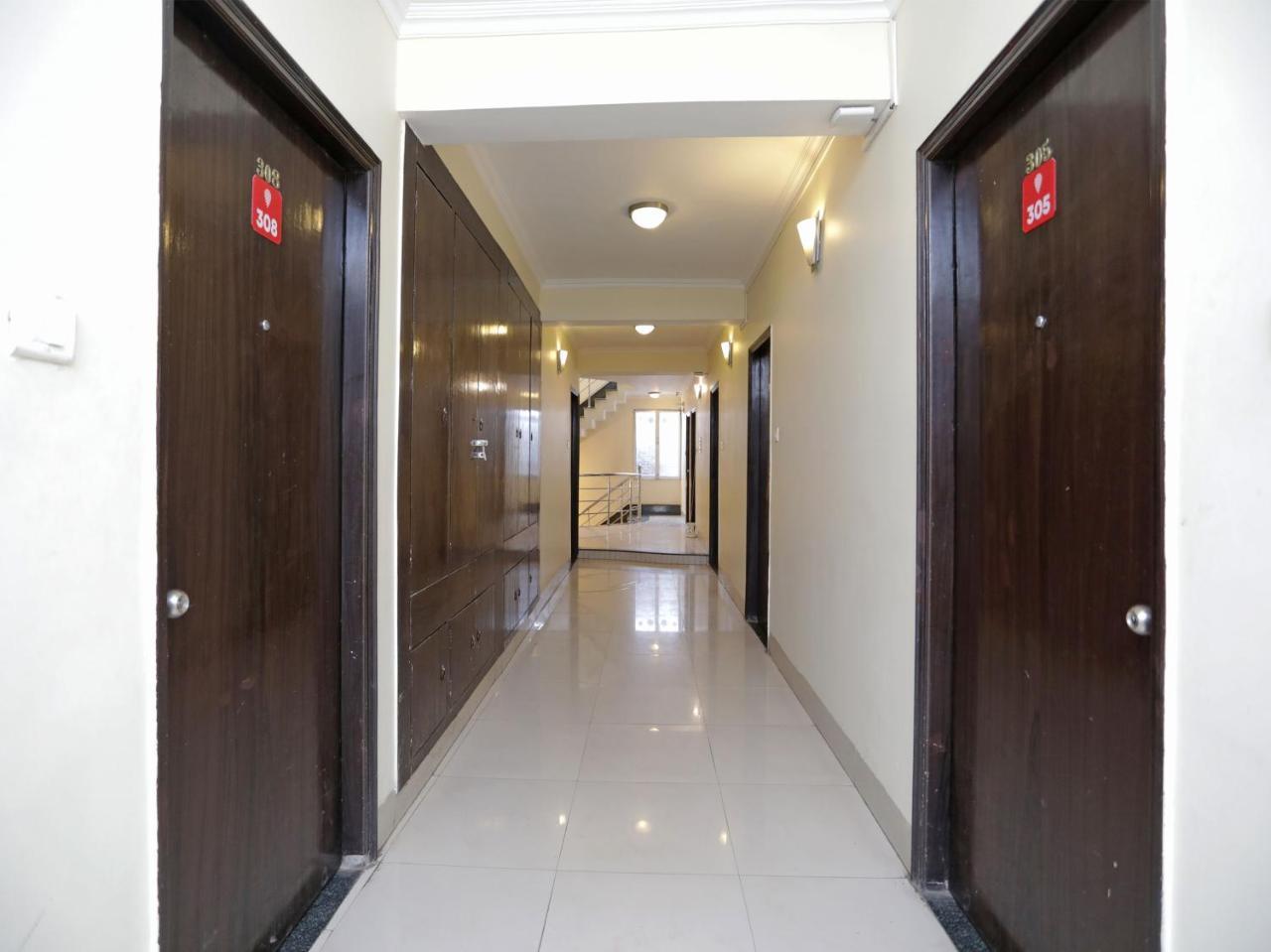 Oyo Flagship 118 Atithi Satkar Hotel Varanasi Exterior photo